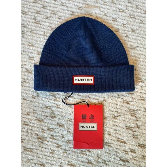 NWT Hunter Women\'s Play Essential Cuffed Logo Beanie main image 5